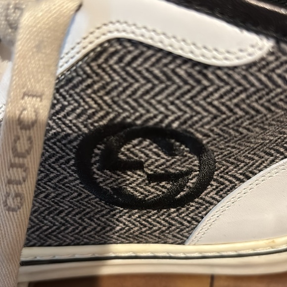 Gucci Sneakers - Picture 7 of 8